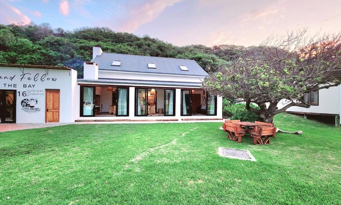 Great Brak River House | Tranquil Buff and Fellow by the Bay with Oceanfront Views