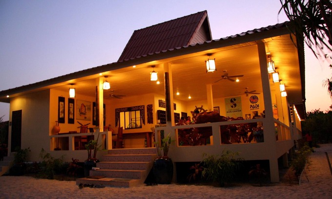Ranong Hotel | Discover Buffalo Bay Vacation Club with Family-Friendly Amenities