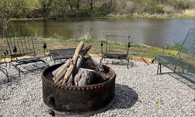 Lamont Cabin | Discover Buffalo Cabin: Pet-Friendly Retreat for Families