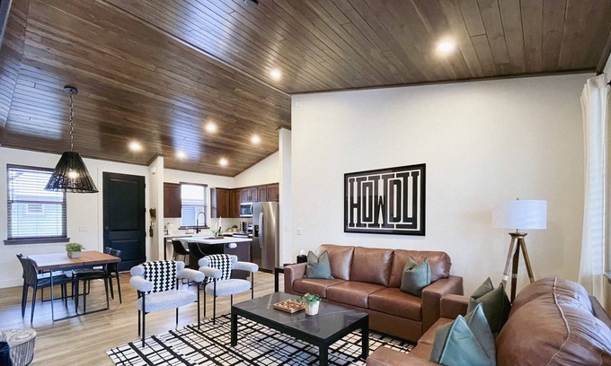 Torreon House | Discover Buffalo Lodge: New Villa by Buffalo Bills Tavern