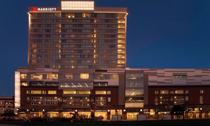 Downtown Buffalo Hotel | Premier Buffalo Marriott at LECOM HARBORCENTER Awaits You