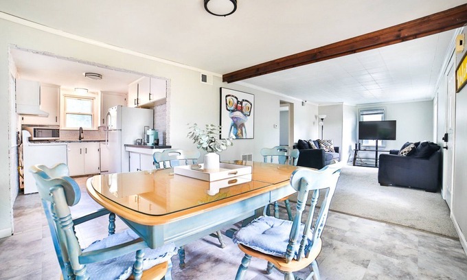 Green Acres House | Family-Friendly Buffalo/Niagara Getaway with Kitchen Amenities