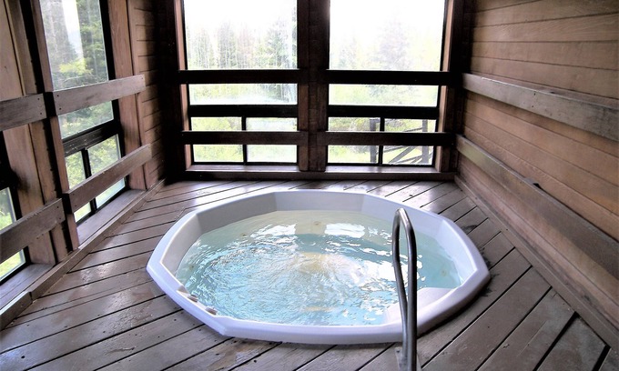 Wildernest Hotel | Buffalo Ridge 2 Bed Loft: Family-Friendly Getaway Awaits