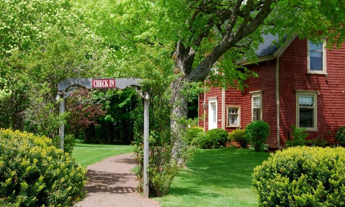 Central Bedeque House | Inviting Bugaboo Cottages with Hot Tub and Family Fun