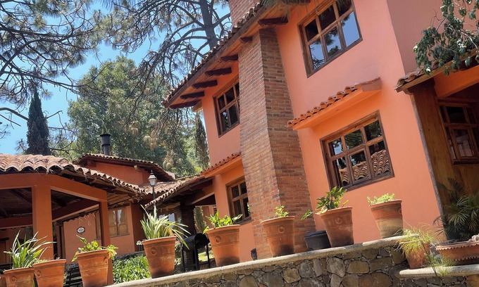 Mazamitla Cabin | Discover Bugambilia: Cozy Cabaña with Spa and Pet-Friendly