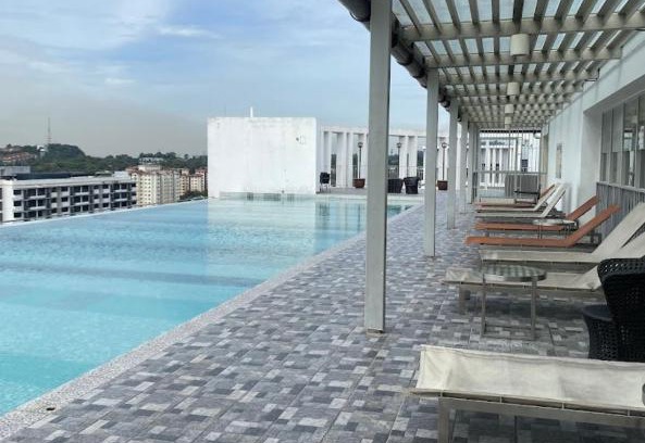 Bukit Jelutong Apartment | Inviting BUKIT JELUTONG JaSons: 4-Star Retreat with Pool