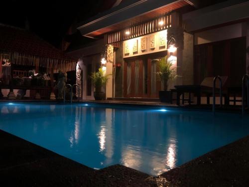 Tenganan Cabin | Oceanfront Bukit Kembang Sari with Pool & Breakfast