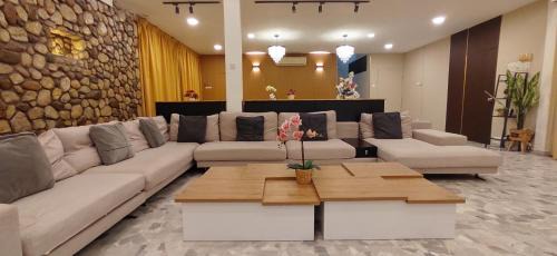 Kuala Lumpur Villa | Elegant Bukit Tunku KLCC Grande Villa 11 with Pool Access