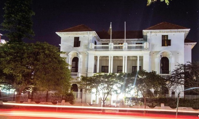 Bulawayo House | Elegant Stays at Bulawayo Club with Breakfast & Family Fun