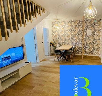 Nava de la Asuncion House | Outstanding Bulevar Suite: Child-Friendly Retreat Awaits