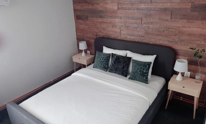 Satu Mare Apartment | Unforgettable Stay at Bulevard Mansards - 10/10 Rated!
