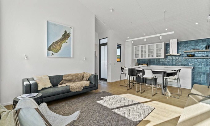 Wanaka House | Unwind at Bull Ridge Escape - Top-Rated Wanaka Getaway