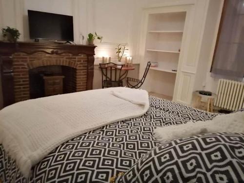 Cumieres Apartment | Delightful Bulles & Breakfast: Pet-Friendly Retreat Awaits