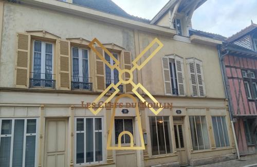 Old Town Apartment | Exceptional Bulles de Congrès: Pet-Friendly Oasis with Pool