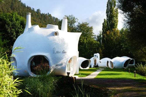 Raon-l'Etape Hotel | Experience Bulles de l'eau vive - Pet-Friendly Motel Stay