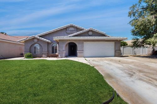 Bullhead City House | Pet-Friendly Retreat at Bullhead Paradise Awaits You!