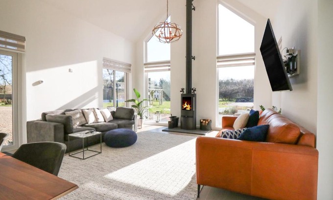 Banff House | Family-Friendly Bullpens: 4-Star Stay with a Perfect Score