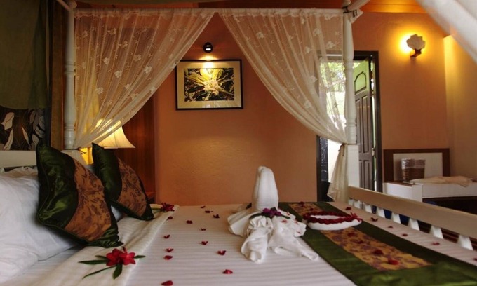 Ko Chang House | Bungalow Garden View Deluxe: Relax by the Pool and Enjoy Breakfast