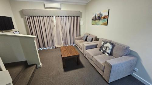 Pelican Point Apartment | Bunbury Stay at Sanctuary Resort Strata