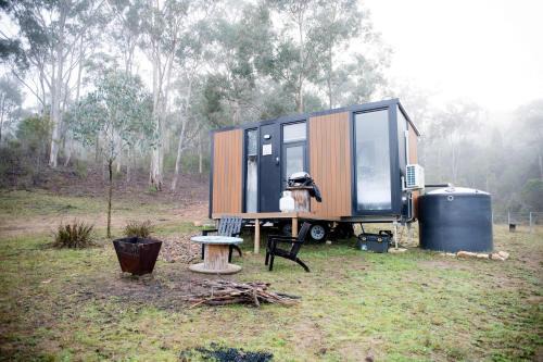 Martindale House | Cozy Bundaleer Tiny House 2: Pet & Child Friendly Retreat