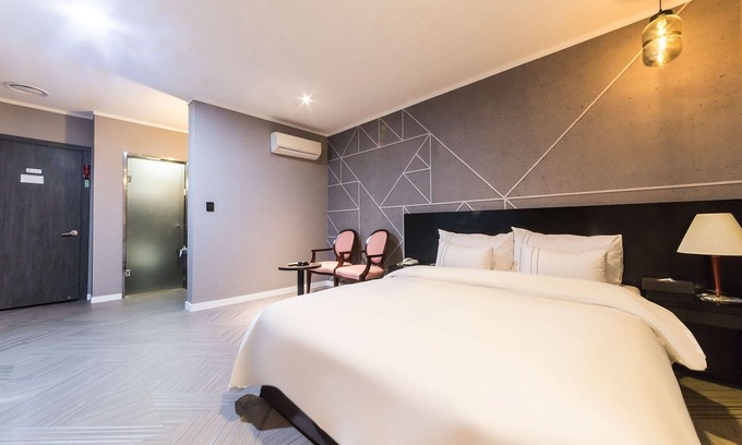 Seohyeon-dong Hotel | Eco-Friendly Stays at Bundang Noblesse with Family Amenities