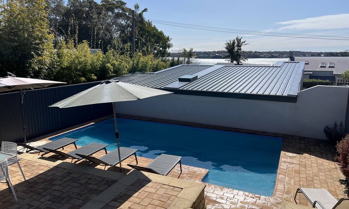 Bundeena House | Experience Bundeena Base Art House with Ocean View & Pool