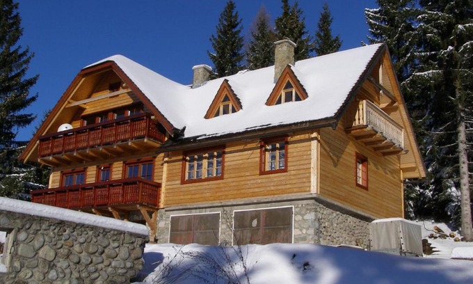 Liptovsky Mikulas District House | Pet-Friendly Bungalov Tina with Kitchen & High Guest Rating