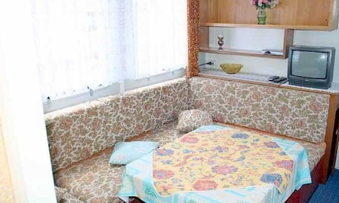 Samtens Apartment | Family-Friendly Bungalow 2 - Rügen Apartment with Kitchen
