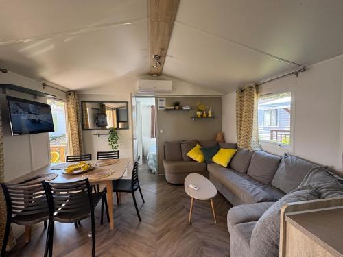 Lattes House | Bungalow 341, 6 à 8 pers, wifi, jardin, terrasse, Camping Siblu 4 étoiles le Lac des Rêves