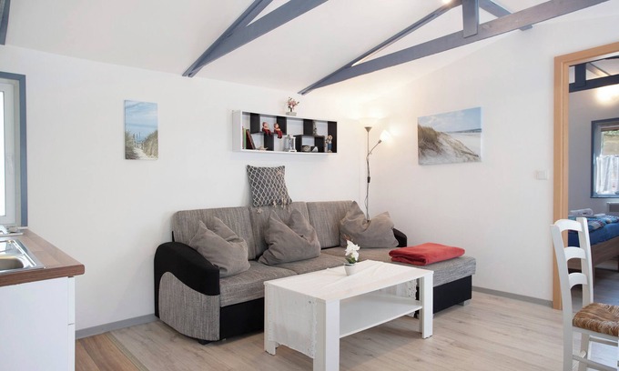 Bakenberg House | Inviting Bungalow Netzboden with Private Terrace & Wi-Fi