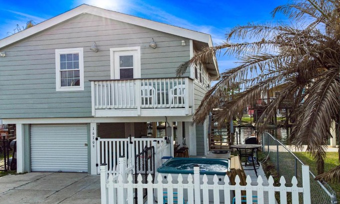 Jamaica Beach House | Inviting Bungalow by the Bay - Rated 9.5/10, Family-Friendly