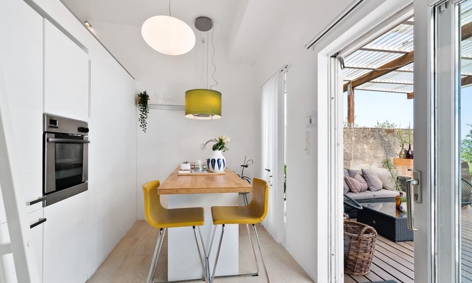 Trondheim Apartment | Relaxing Bungalow by The Sea with Breakfast Included