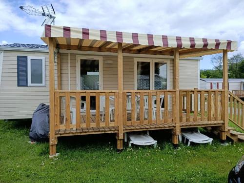 Coulanges House | Charming 2-Bedroom Bungalow with Shared Pool in Onzain