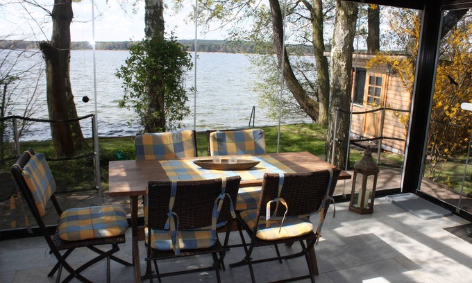 Bad Saarow House | Idyllic Lakeside Bungalow with Pool and Spa - Ferienhof Löschebrand
