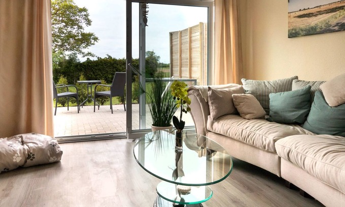 Weitenhagen House | Cozy Bungalow for 2 with Ocean View in Weitenhagen