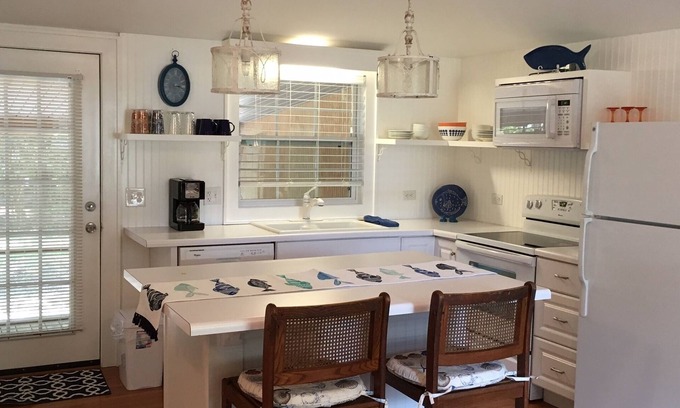 Darien House | Cozy Bungalow for Two in Historic Darien, Oceanfront Views