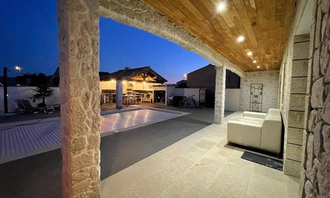 Castelnau-d'Aude House | Relaxing Bungalow for Your Canal du Midi Getaway