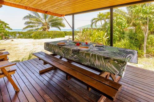 Moorea-Maiao House | Beachfront Bungalow Hiana with Private Ocean View