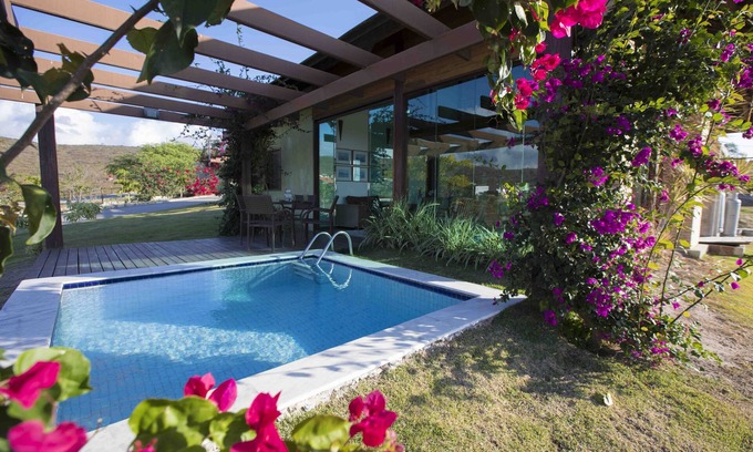 Saire House | Cozy Bungalow Hotel Monte Castelo in Gravatá Awaits You