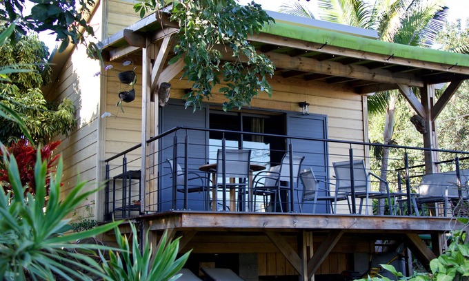 Ravine des Cabris House | Tranquil Bungalow Surrounded by Nature with Ocean Views