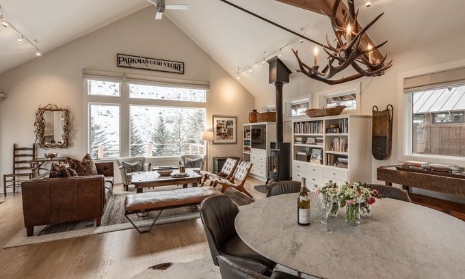 Wilson House | Cozy Bungalow Retreat in the Heart of Wilson