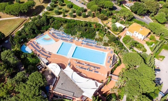 San Vincenzo House | Relaxing Bungalow in San Vincenzo with Pool & Kitchen