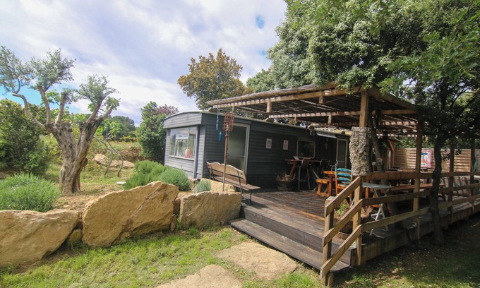 Sorgues House | Discover a Bungalow in the Provençal Countryside