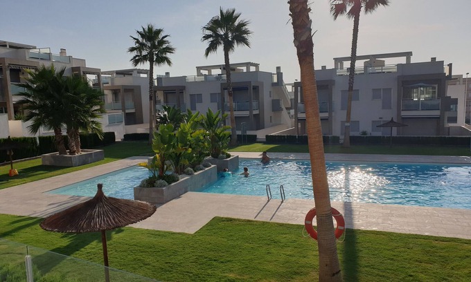 Los Altos House | Relaxing Bungalow in Torrevieja with Pool & Beach Access