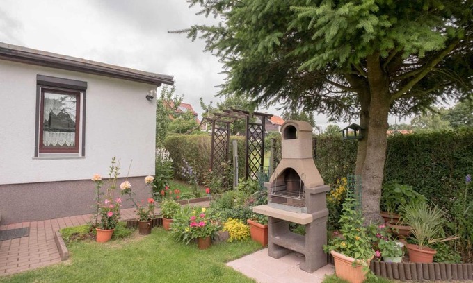 Hasselfelde House | Pet-Friendly Retreat at Bungalow Krebs for Families