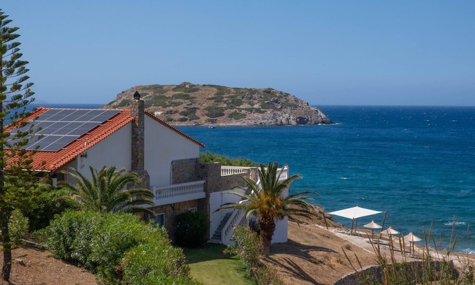 Mochlos House | Oceanfront Bungalow Musuri: Guest Rated 9.8 with Ocean Views