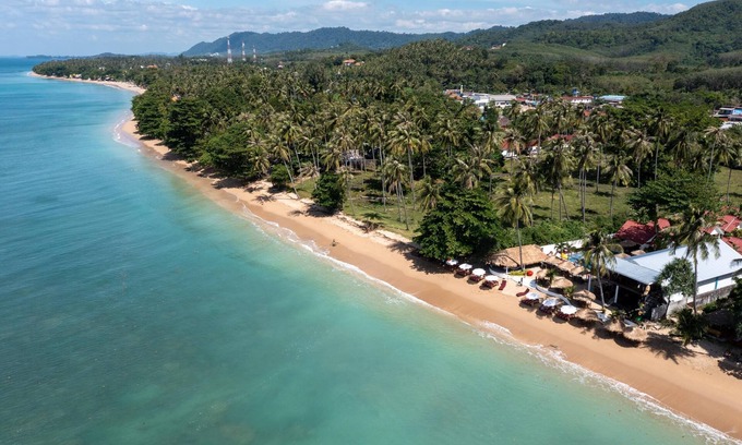 Ko Lanta Ski Chalet | Inviting 1-Bed Chalet with Ocean View in El Pillax Koh Lanta