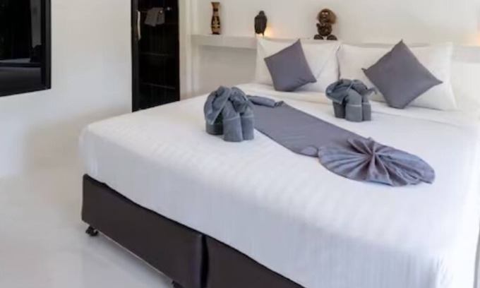 Ko Lanta Ski Chalet | Inviting 1-Bed Chalet with Ocean View in El Pillax Koh Lanta