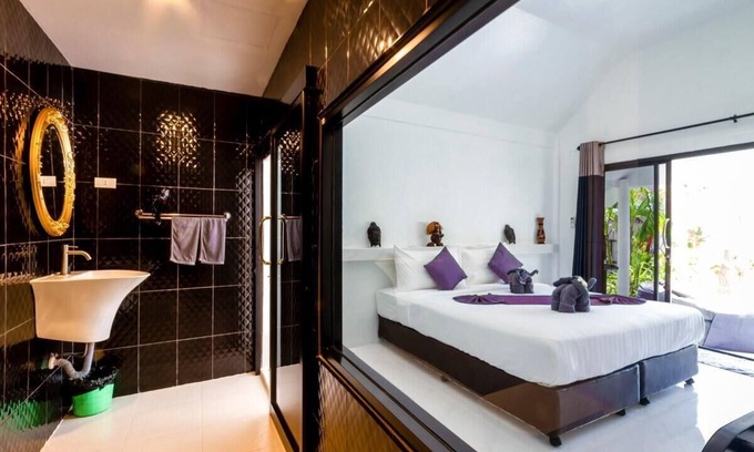 Koh Lan Ski Chalet | Pet-Friendly El Pillax Bungalow with Oceanfront Views