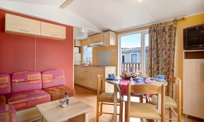 Burinhosa Ski Chalet | Cozy Bungalow T2 V - Family-Friendly Stay Near Nazaré